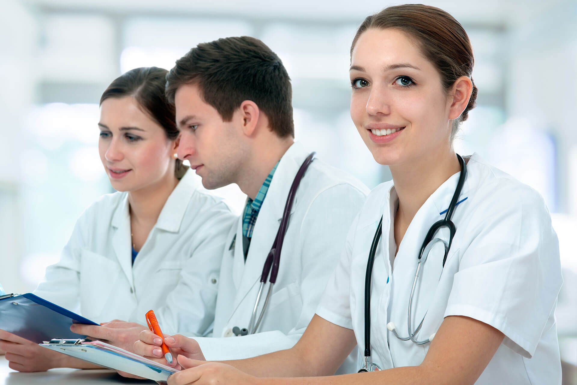 کاریابی ویژه پزشکان، پرستاران و پیراپزشکان